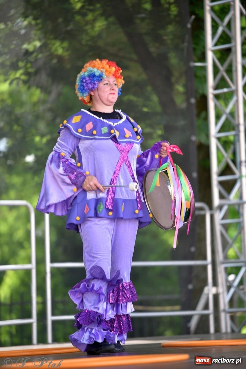 Zdjęcie w galerii na portalu naszraciborz.pl: Roztańczony raciborski zamek, czyli mażoretkowy zawrót głowy [FOTO i WIDEO] wiadomości z regionu