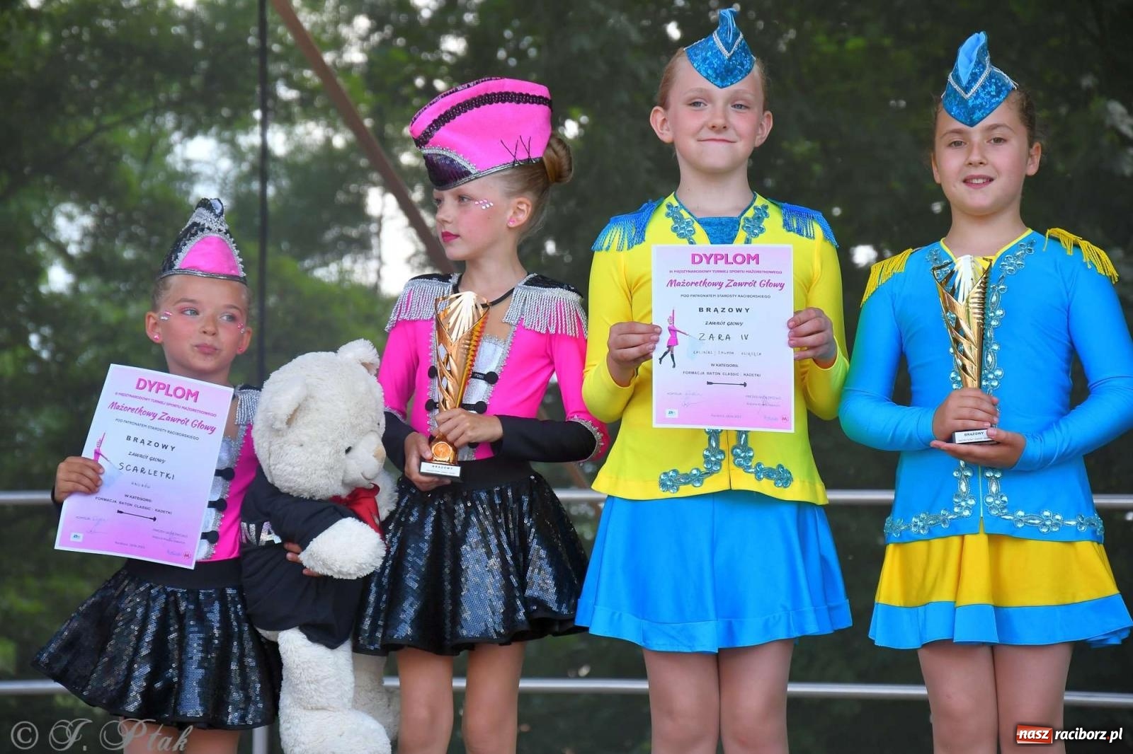 Zdjęcie w galerii na portalu naszraciborz.pl: Roztańczony raciborski zamek, czyli mażoretkowy zawrót głowy [FOTO i WIDEO] wiadomości z regionu