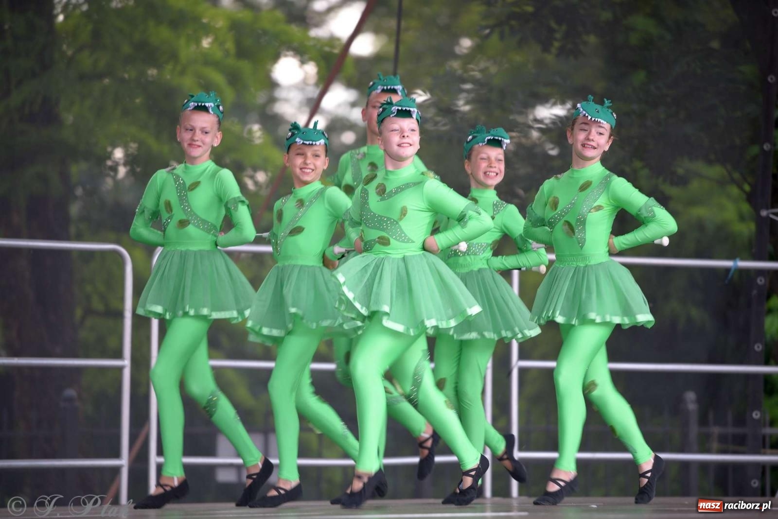 Zdjęcie w galerii na portalu naszraciborz.pl: Roztańczony raciborski zamek, czyli mażoretkowy zawrót głowy [FOTO i WIDEO] wiadomości z regionu