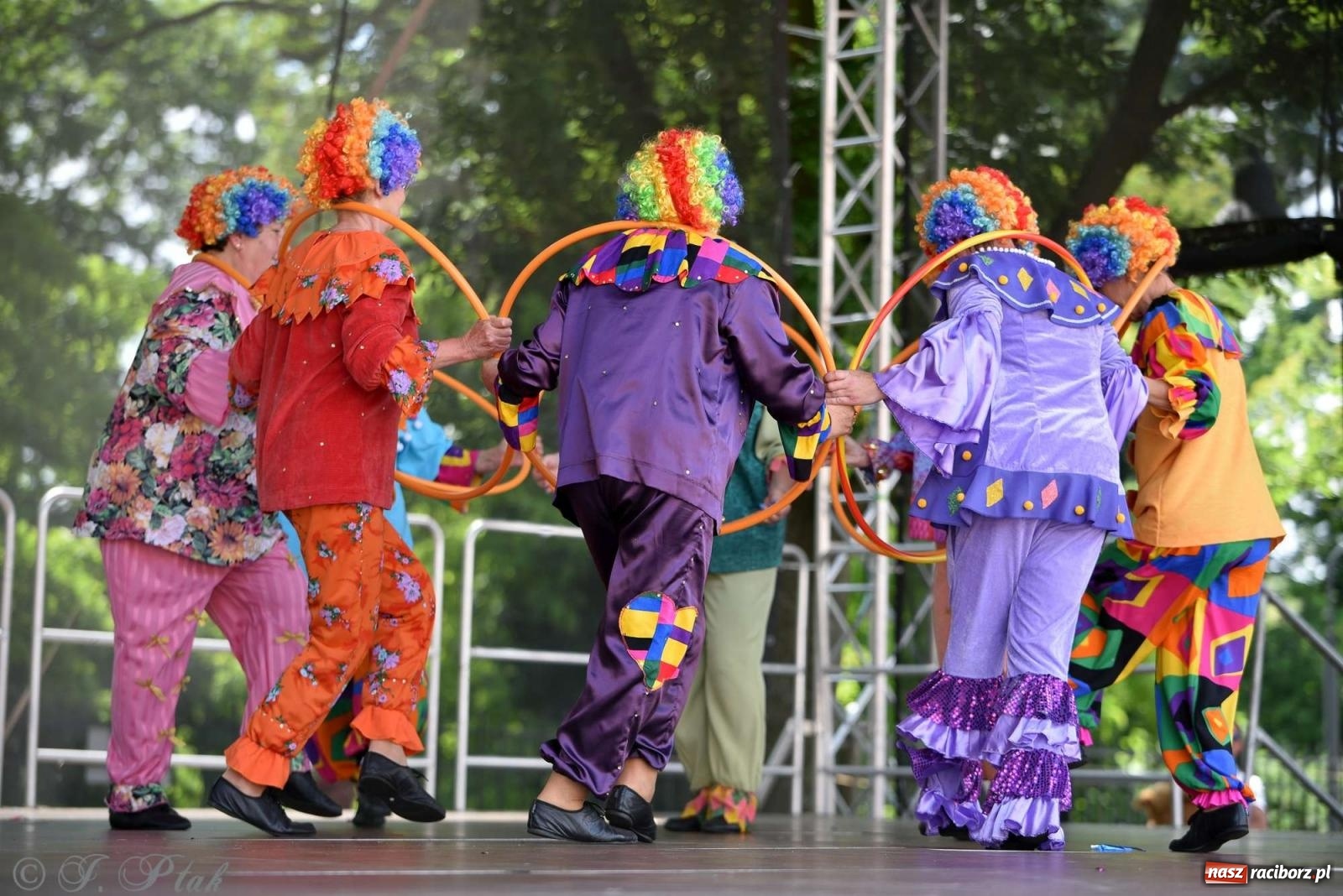 Zdjęcie w galerii na portalu naszraciborz.pl: Roztańczony raciborski zamek, czyli mażoretkowy zawrót głowy [FOTO i WIDEO] wiadomości z regionu
