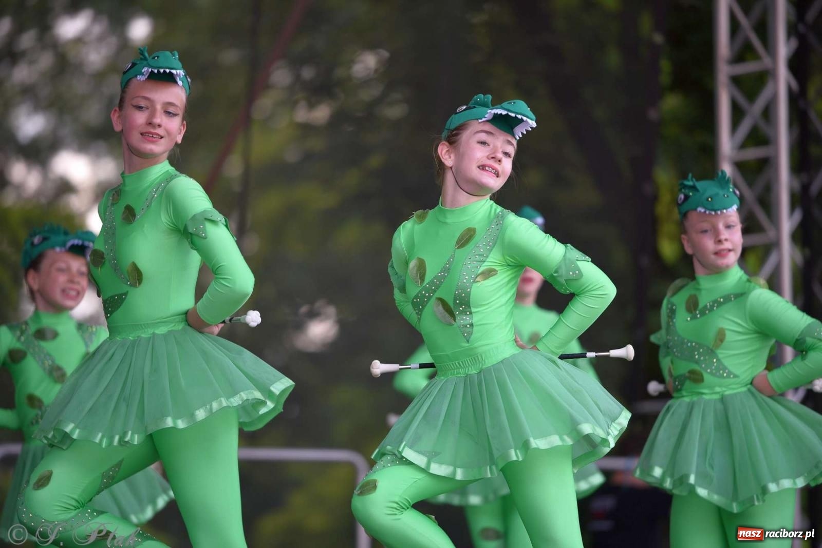 Zdjęcie w galerii na portalu naszraciborz.pl: Roztańczony raciborski zamek, czyli mażoretkowy zawrót głowy [FOTO i WIDEO] wiadomości z regionu
