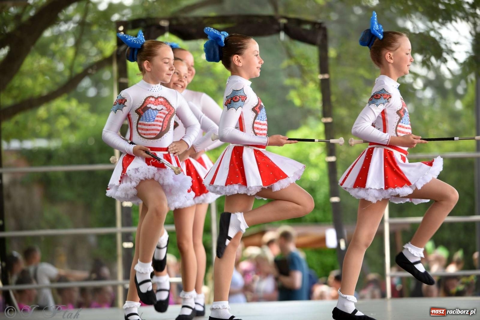 Zdjęcie w galerii na portalu naszraciborz.pl: Roztańczony raciborski zamek, czyli mażoretkowy zawrót głowy [FOTO i WIDEO] wiadomości z regionu