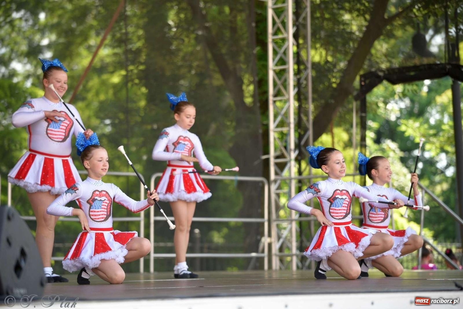 Zdjęcie w galerii na portalu naszraciborz.pl: Roztańczony raciborski zamek, czyli mażoretkowy zawrót głowy [FOTO i WIDEO] wiadomości z regionu