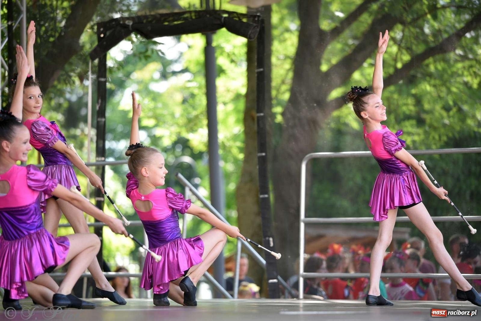 Zdjęcie w galerii na portalu naszraciborz.pl: Roztańczony raciborski zamek, czyli mażoretkowy zawrót głowy [FOTO i WIDEO] wiadomości z regionu