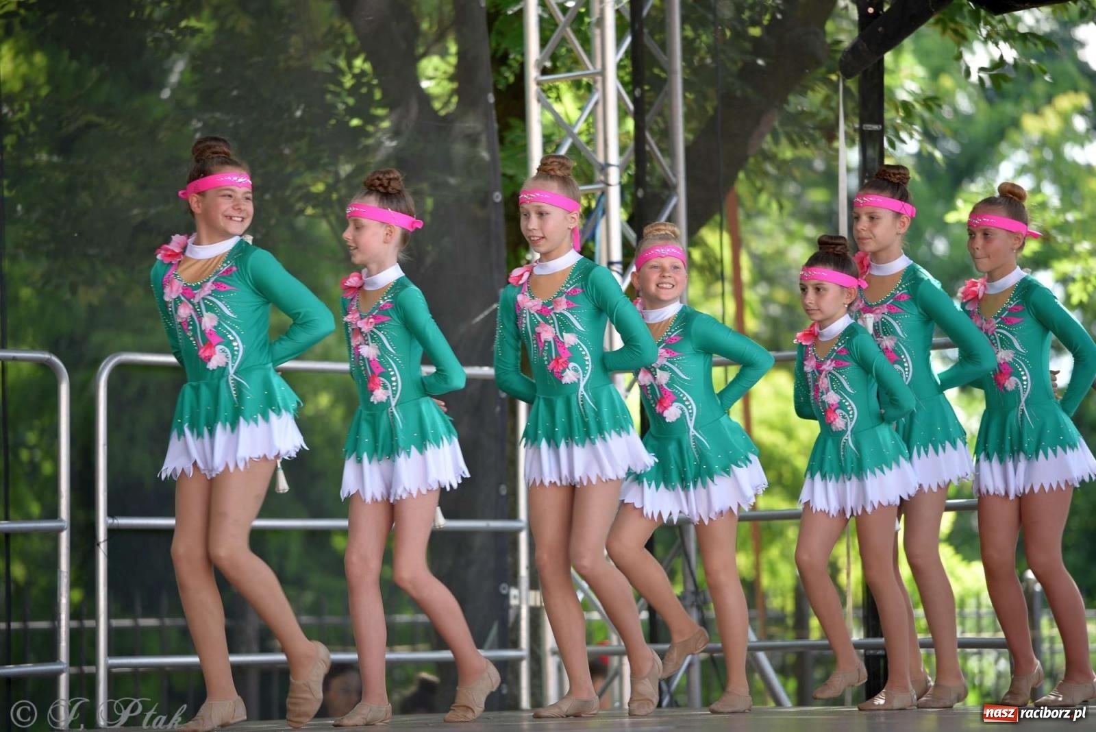 Zdjęcie w galerii na portalu naszraciborz.pl: Roztańczony raciborski zamek, czyli mażoretkowy zawrót głowy [FOTO i WIDEO] wiadomości z regionu