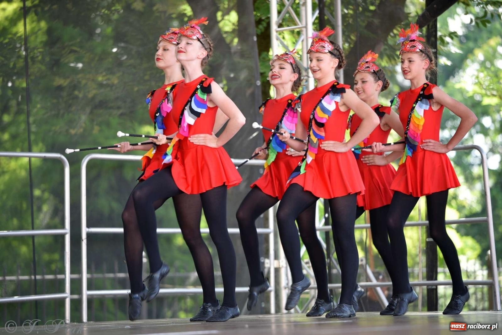 Zdjęcie w galerii na portalu naszraciborz.pl: Roztańczony raciborski zamek, czyli mażoretkowy zawrót głowy [FOTO i WIDEO] wiadomości z regionu