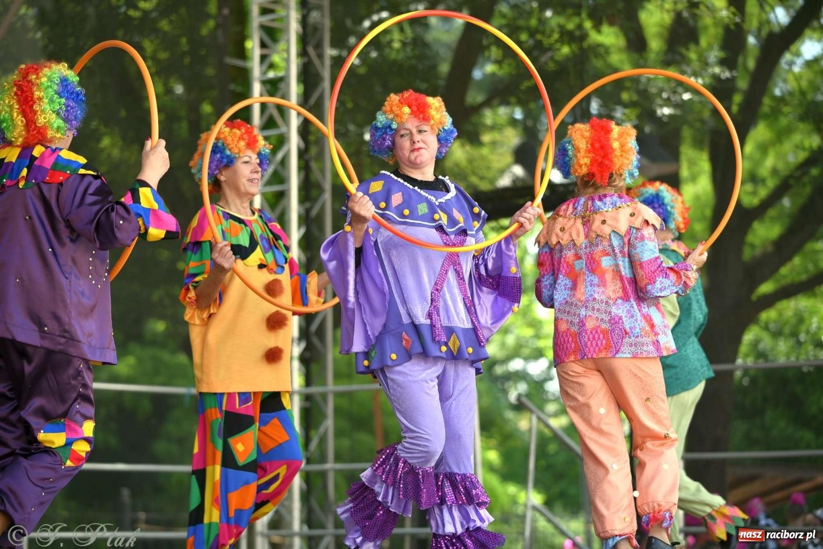 Zdjęcie w galerii na portalu naszraciborz.pl: Roztańczony raciborski zamek, czyli mażoretkowy zawrót głowy [FOTO i WIDEO] wiadomości z regionu