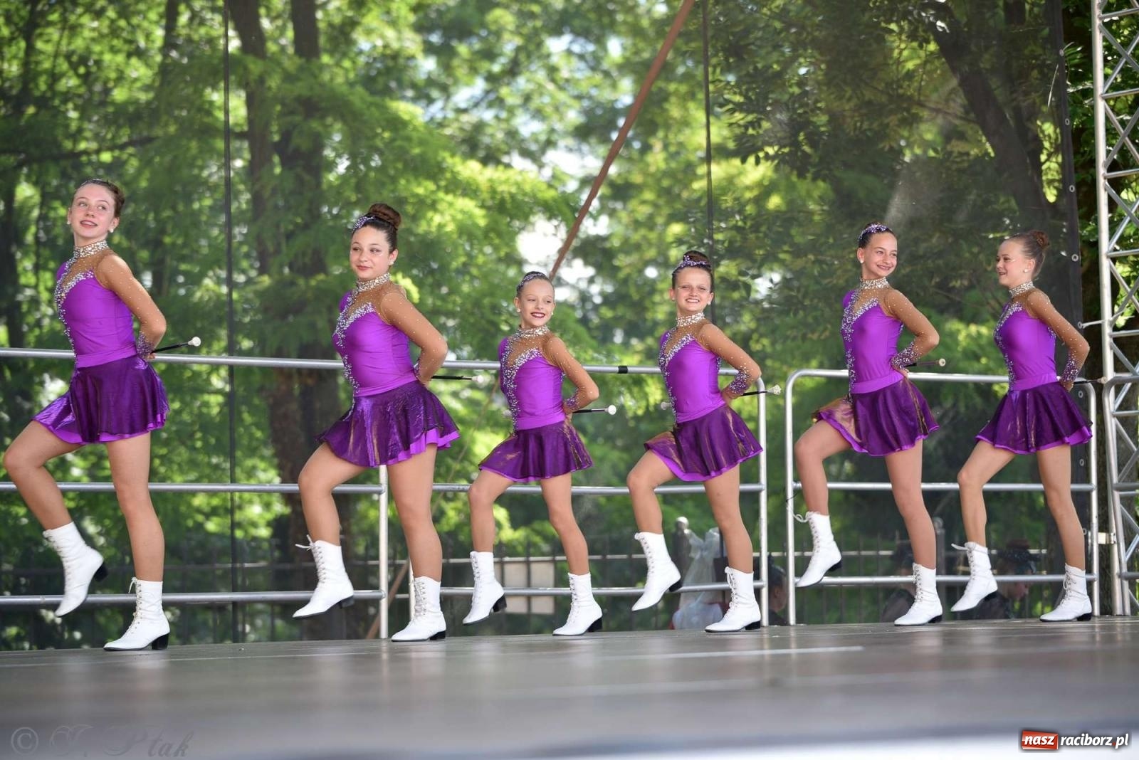 Zdjęcie w galerii na portalu naszraciborz.pl: Roztańczony raciborski zamek, czyli mażoretkowy zawrót głowy [FOTO i WIDEO] wiadomości z regionu