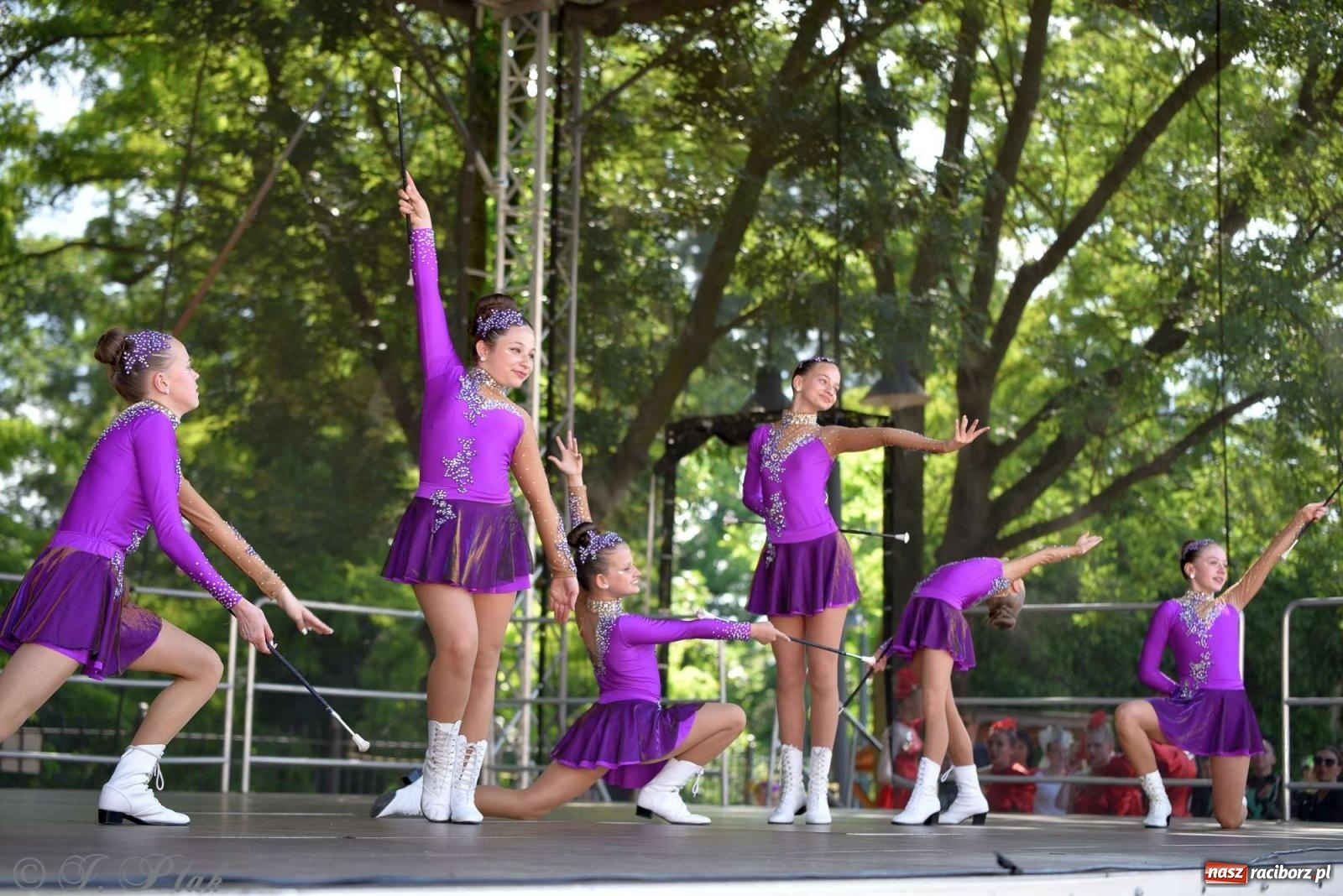 Zdjęcie w galerii na portalu naszraciborz.pl: Roztańczony raciborski zamek, czyli mażoretkowy zawrót głowy [FOTO i WIDEO] wiadomości z regionu