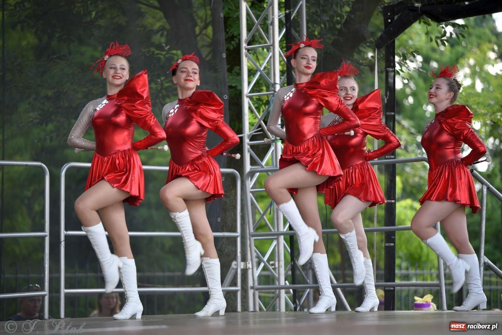 Zdjęcie w galerii na portalu naszraciborz.pl: Roztańczony raciborski zamek, czyli mażoretkowy zawrót głowy [FOTO i WIDEO] wiadomości z regionu