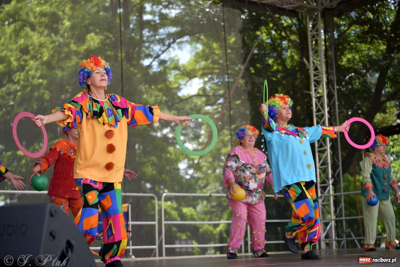 Zdjęcie w galerii na portalu naszraciborz.pl: Roztańczony raciborski zamek, czyli mażoretkowy zawrót głowy [FOTO i WIDEO] wiadomości z regionu