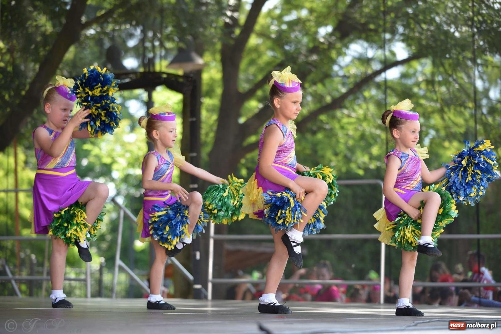 Zdjęcie w galerii na portalu naszraciborz.pl: Roztańczony raciborski zamek, czyli mażoretkowy zawrót głowy [FOTO i WIDEO] wiadomości z regionu