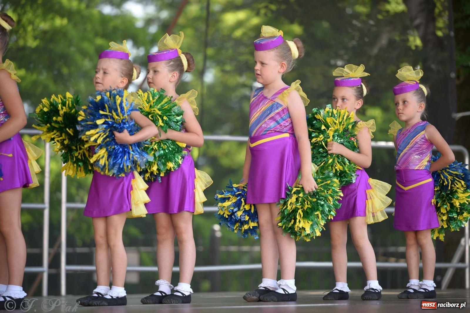 Zdjęcie w galerii na portalu naszraciborz.pl: Roztańczony raciborski zamek, czyli mażoretkowy zawrót głowy [FOTO i WIDEO] wiadomości z regionu