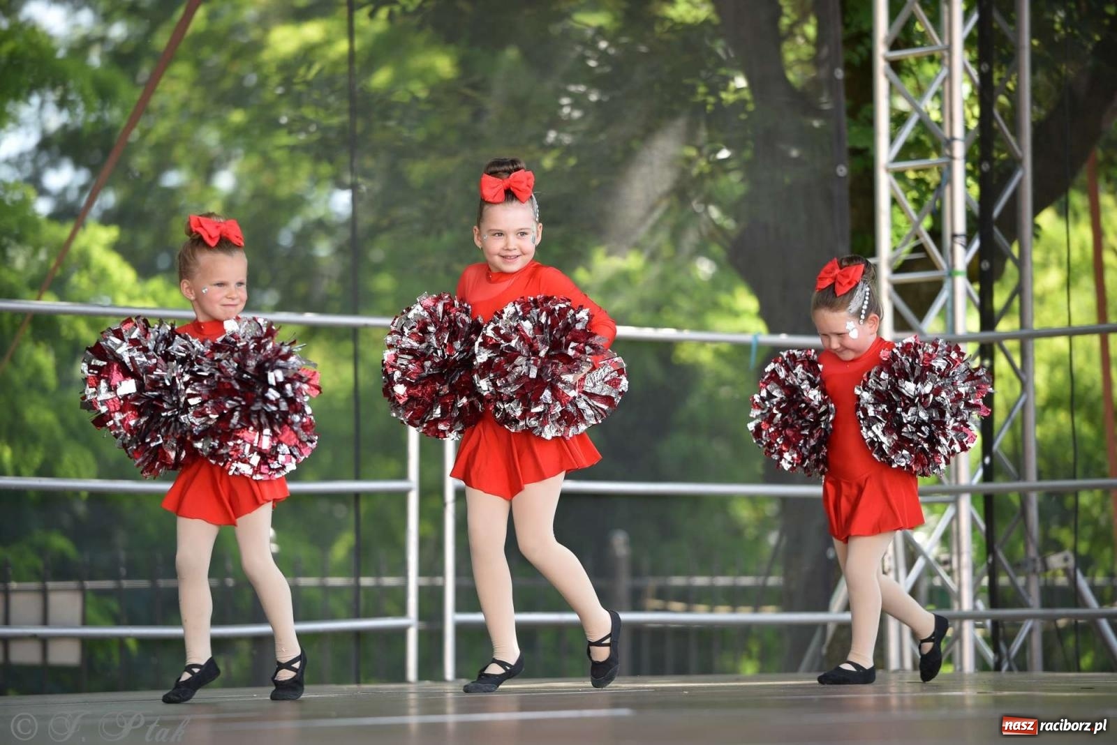 Zdjęcie w galerii na portalu naszraciborz.pl: Roztańczony raciborski zamek, czyli mażoretkowy zawrót głowy [FOTO i WIDEO] wiadomości z regionu