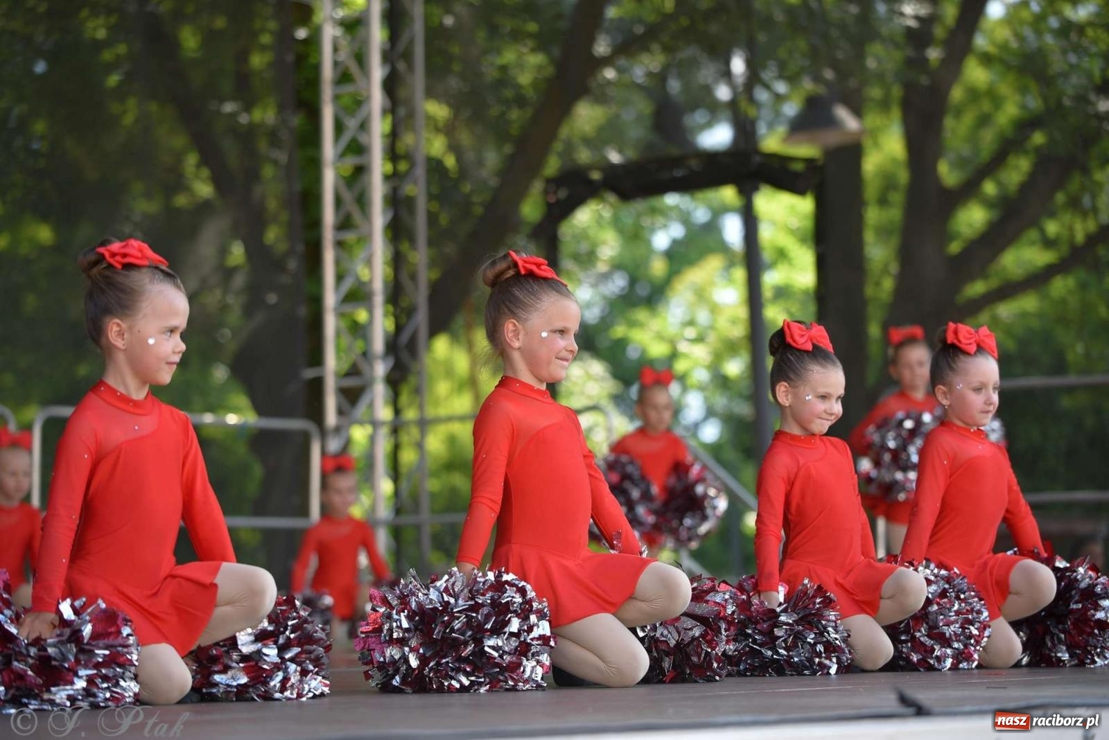 Zdjęcie w galerii na portalu naszraciborz.pl: Roztańczony raciborski zamek, czyli mażoretkowy zawrót głowy [FOTO i WIDEO] wiadomości z regionu