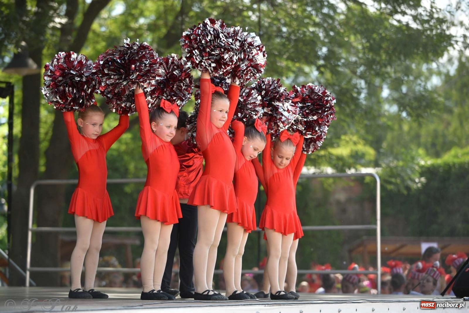 Zdjęcie w galerii na portalu naszraciborz.pl: Roztańczony raciborski zamek, czyli mażoretkowy zawrót głowy [FOTO i WIDEO] wiadomości z regionu