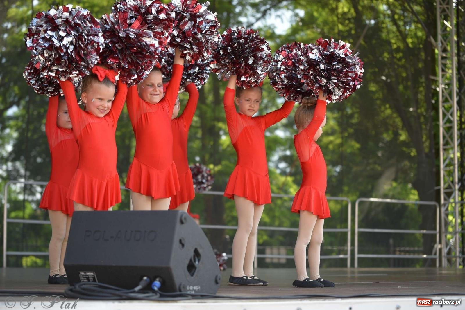 Zdjęcie w galerii na portalu naszraciborz.pl: Roztańczony raciborski zamek, czyli mażoretkowy zawrót głowy [FOTO i WIDEO] wiadomości z regionu