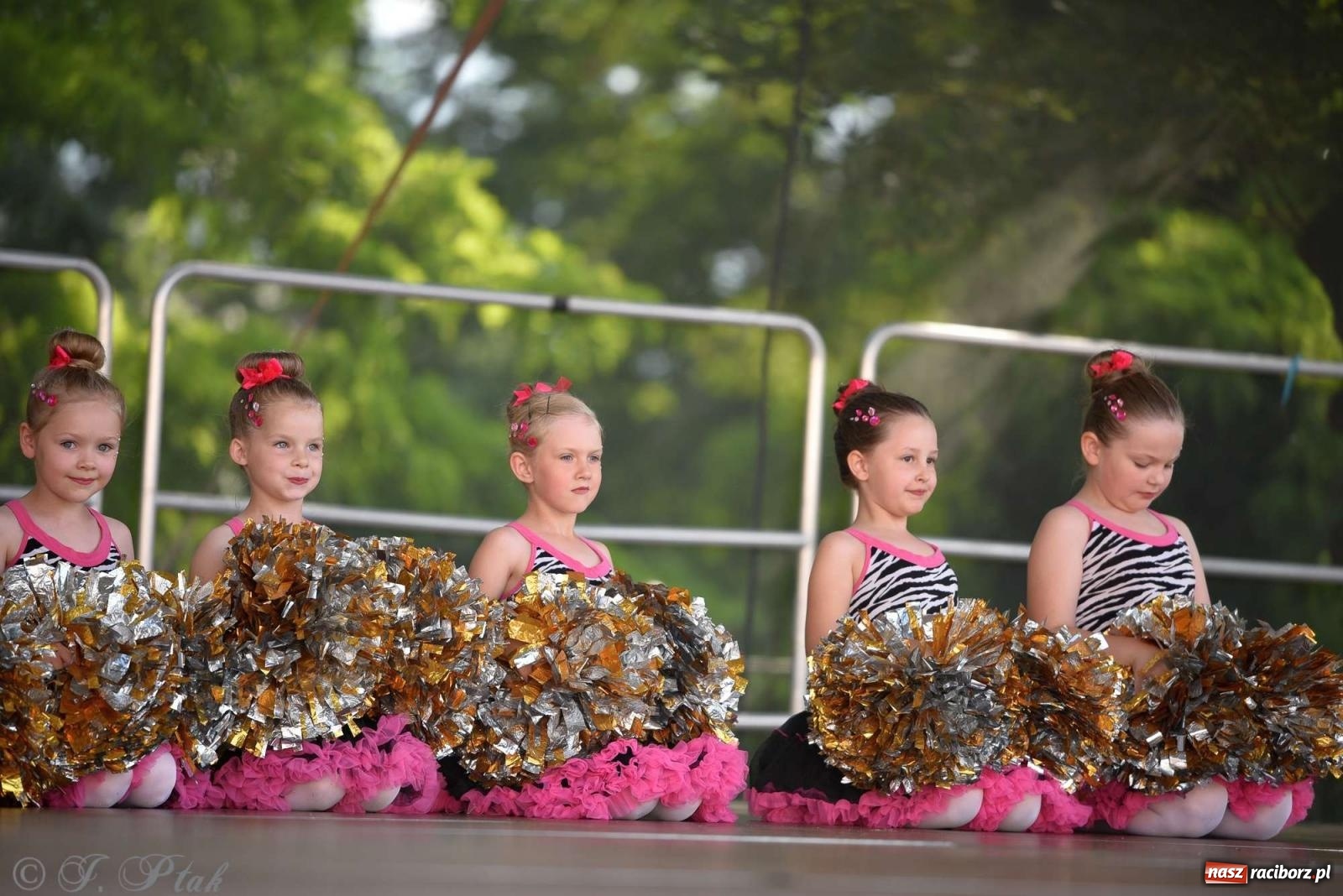 Zdjęcie w galerii na portalu naszraciborz.pl: Roztańczony raciborski zamek, czyli mażoretkowy zawrót głowy [FOTO i WIDEO] wiadomości z regionu