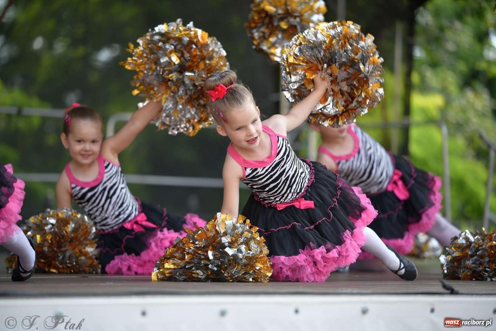 Zdjęcie w galerii na portalu naszraciborz.pl: Roztańczony raciborski zamek, czyli mażoretkowy zawrót głowy [FOTO i WIDEO] wiadomości z regionu