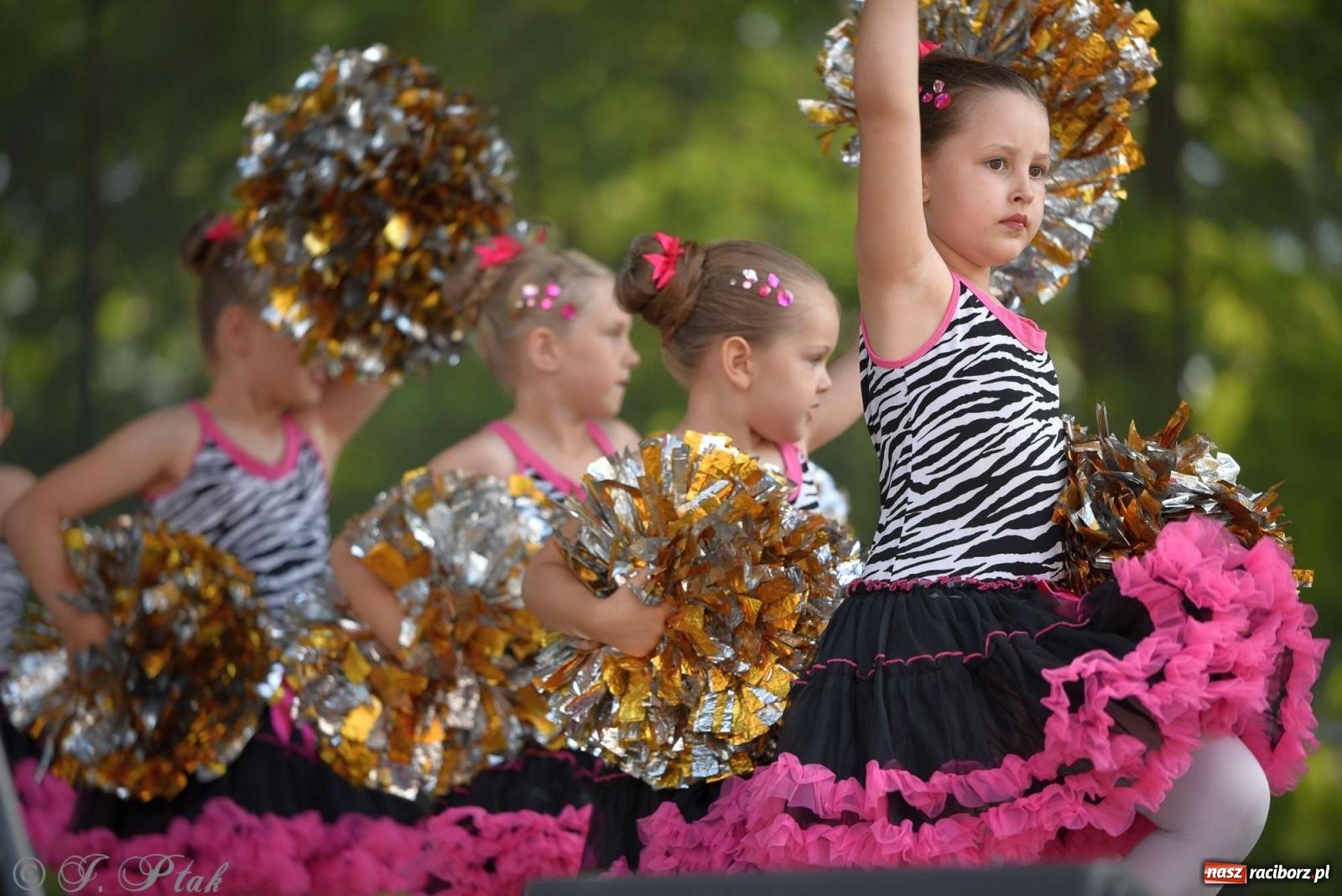 Zdjęcie w galerii na portalu naszraciborz.pl: Roztańczony raciborski zamek, czyli mażoretkowy zawrót głowy [FOTO i WIDEO] wiadomości z regionu