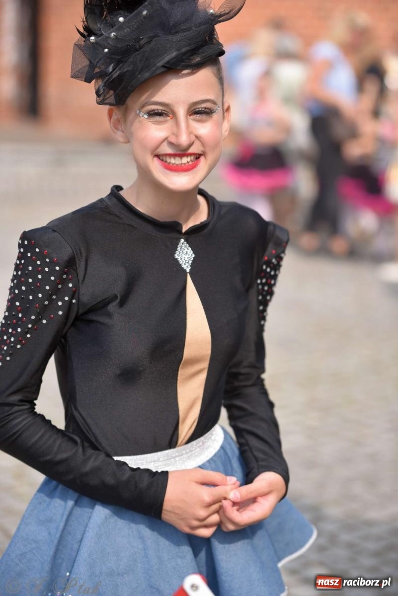 Zdjęcie w galerii na portalu naszraciborz.pl: Roztańczony raciborski zamek, czyli mażoretkowy zawrót głowy [FOTO i WIDEO] wiadomości z regionu