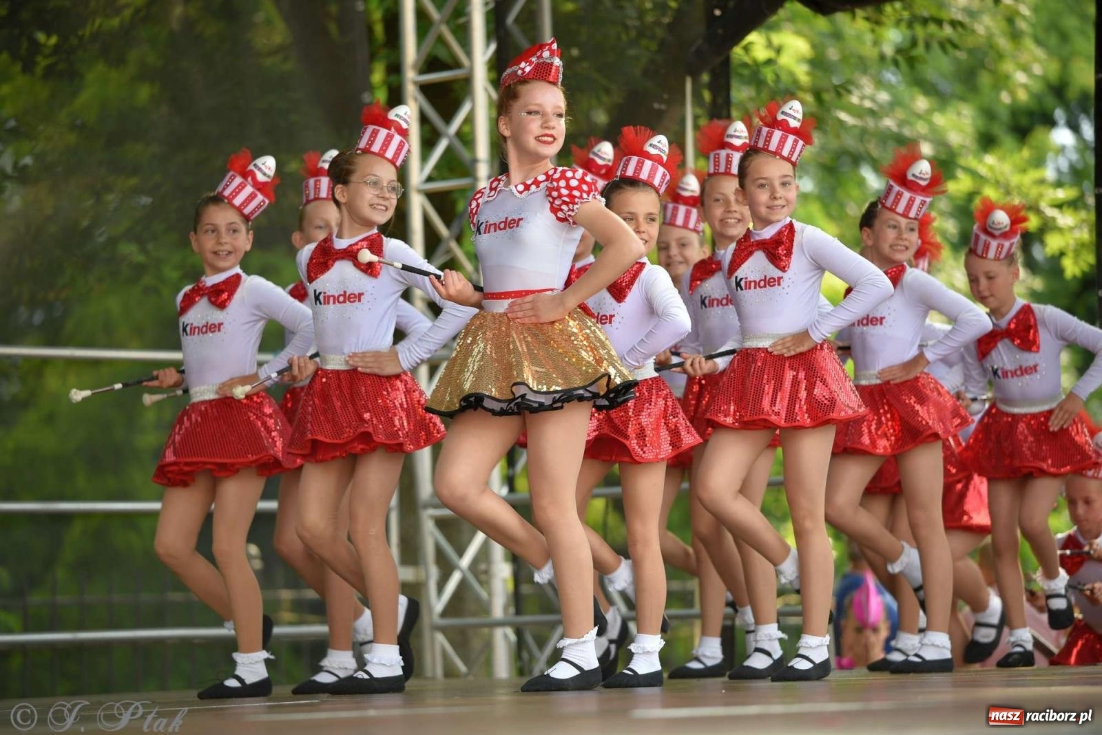 Zdjęcie w galerii na portalu naszraciborz.pl: Roztańczony raciborski zamek, czyli mażoretkowy zawrót głowy [FOTO i WIDEO] wiadomości z regionu