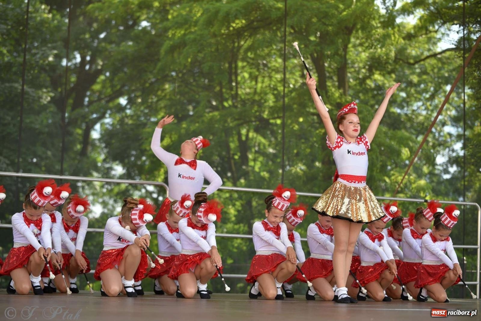 Zdjęcie w galerii na portalu naszraciborz.pl: Roztańczony raciborski zamek, czyli mażoretkowy zawrót głowy [FOTO i WIDEO] wiadomości z regionu