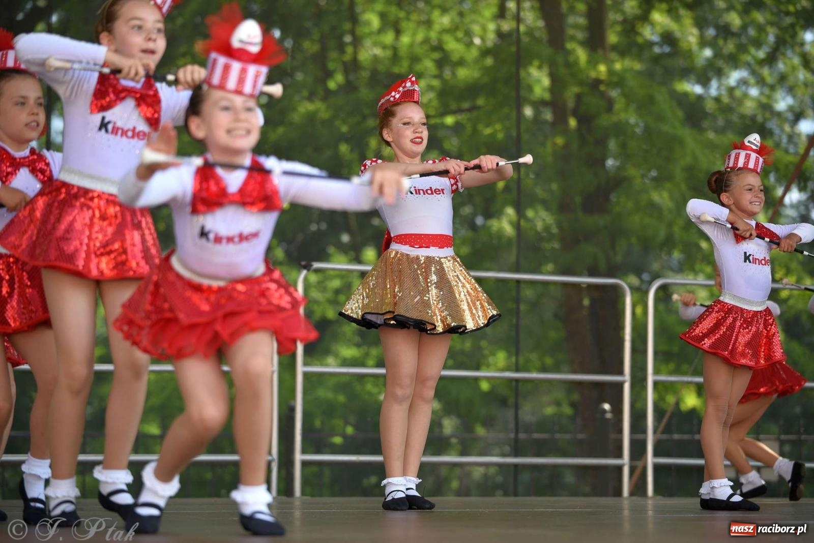 Zdjęcie w galerii na portalu naszraciborz.pl: Roztańczony raciborski zamek, czyli mażoretkowy zawrót głowy [FOTO i WIDEO] wiadomości z regionu