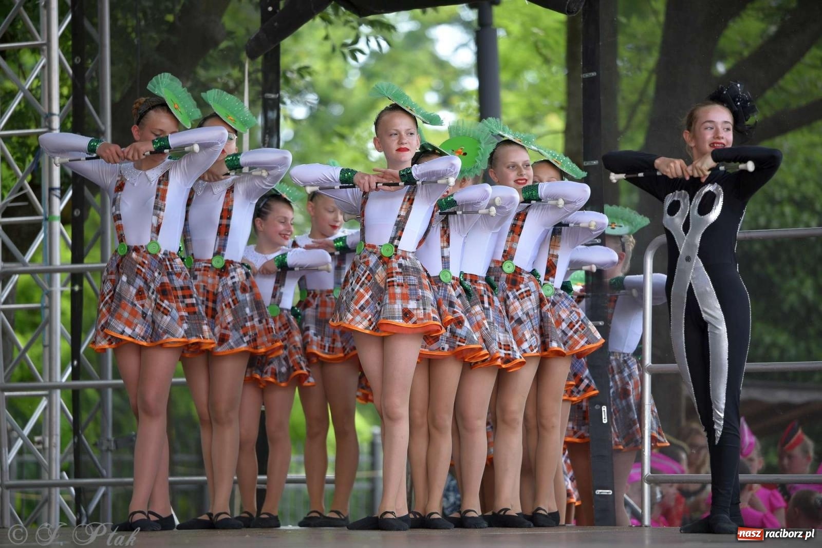 Zdjęcie w galerii na portalu naszraciborz.pl: Roztańczony raciborski zamek, czyli mażoretkowy zawrót głowy [FOTO i WIDEO] wiadomości z regionu