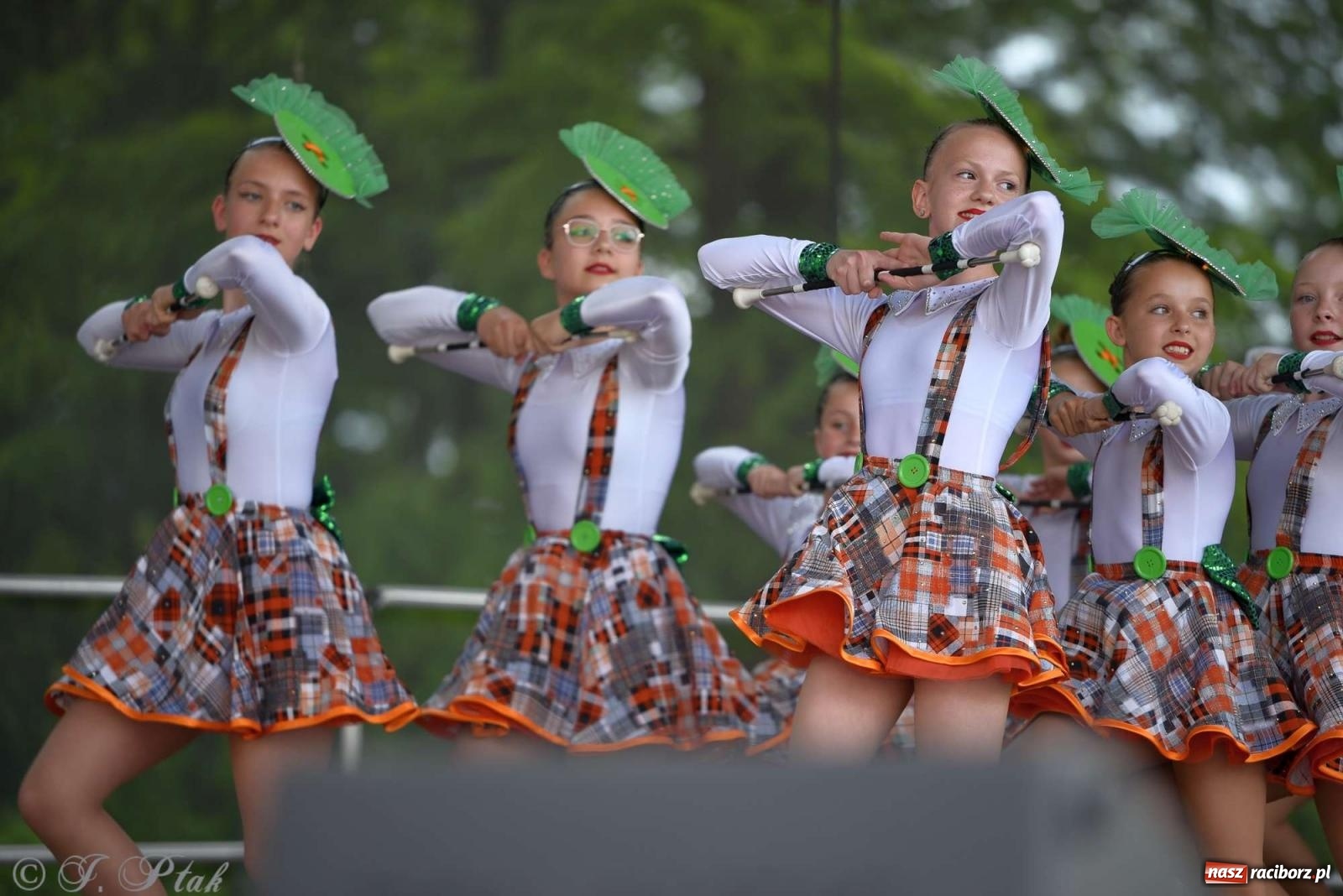 Zdjęcie w galerii na portalu naszraciborz.pl: Roztańczony raciborski zamek, czyli mażoretkowy zawrót głowy [FOTO i WIDEO] wiadomości z regionu