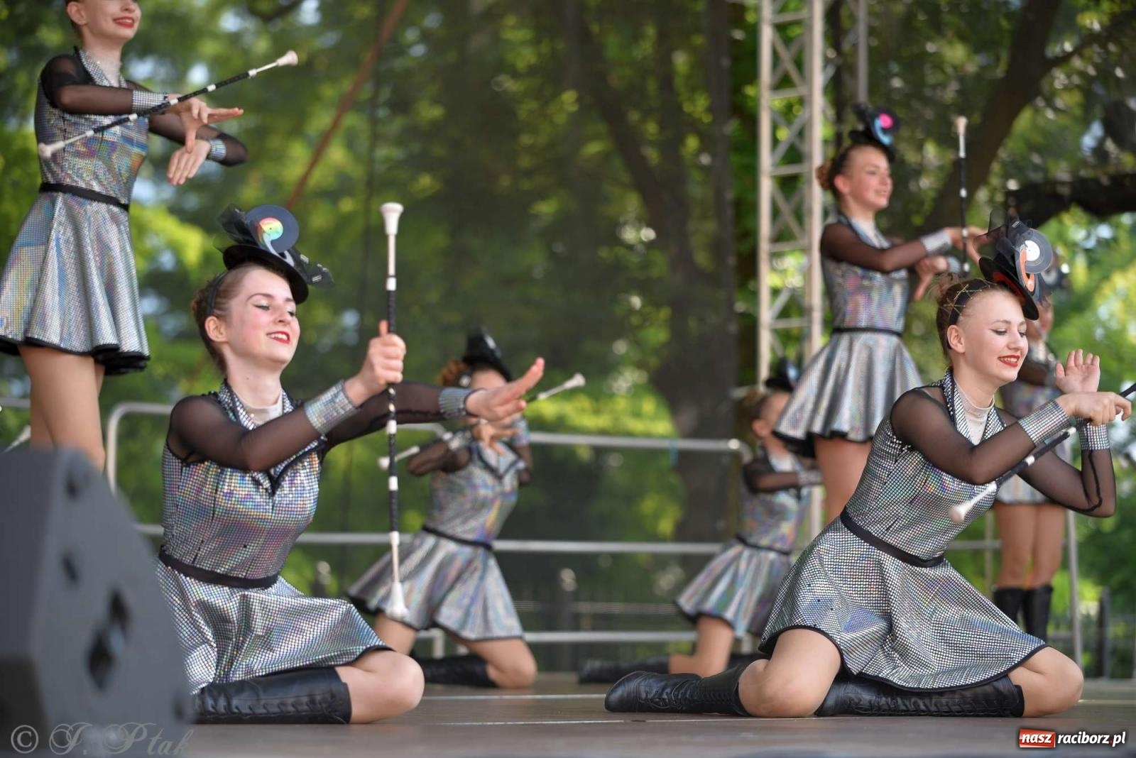 Zdjęcie w galerii na portalu naszraciborz.pl: Roztańczony raciborski zamek, czyli mażoretkowy zawrót głowy [FOTO i WIDEO] wiadomości z regionu