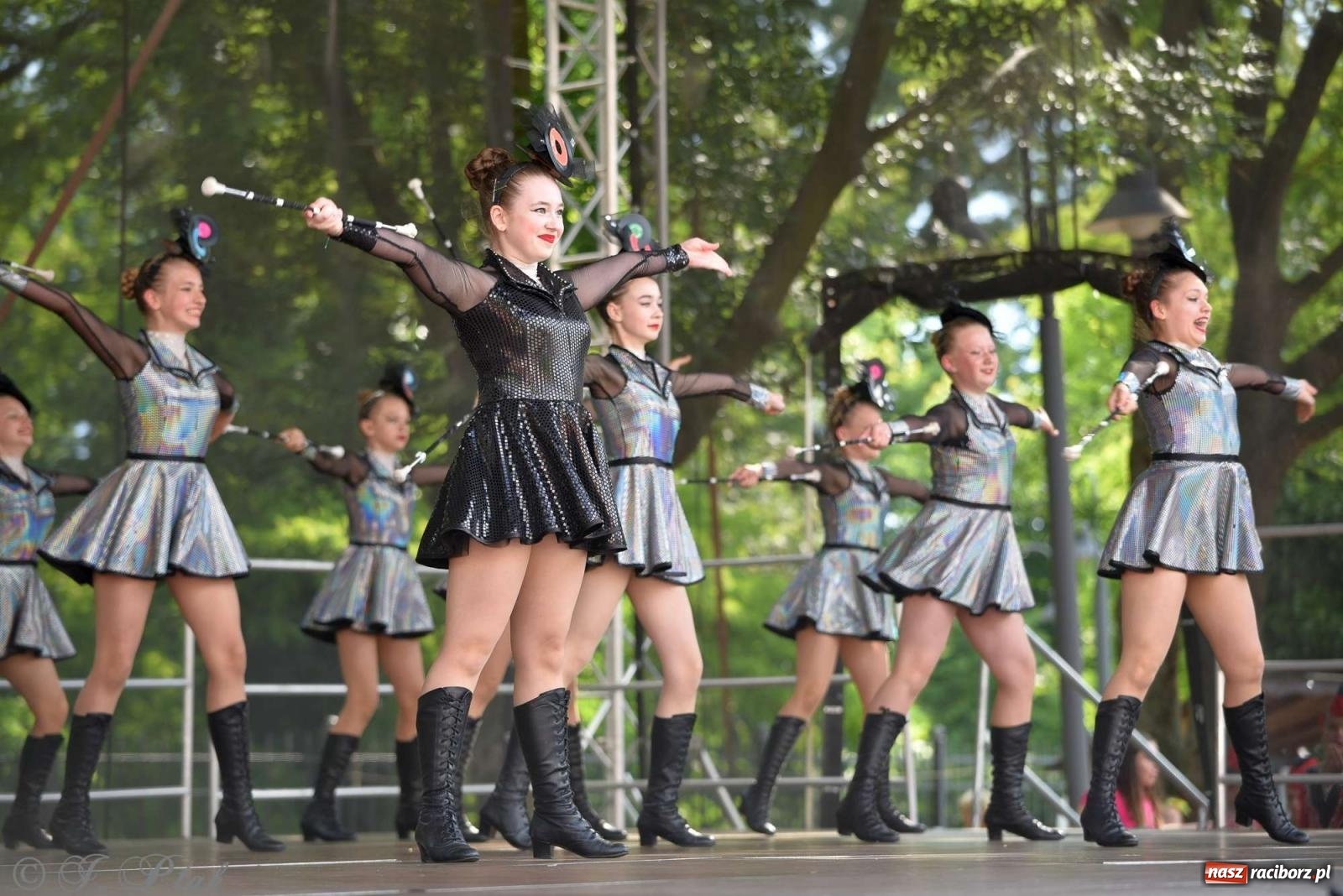 Zdjęcie w galerii na portalu naszraciborz.pl: Roztańczony raciborski zamek, czyli mażoretkowy zawrót głowy [FOTO i WIDEO] wiadomości z regionu