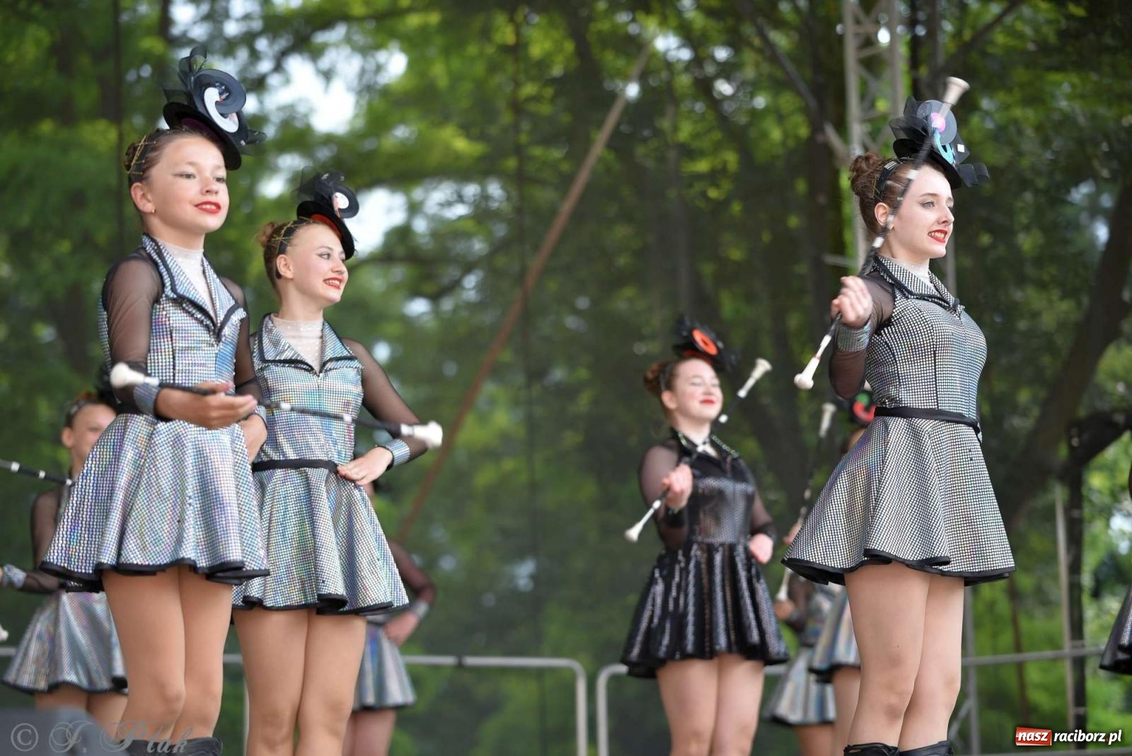 Zdjęcie w galerii na portalu naszraciborz.pl: Roztańczony raciborski zamek, czyli mażoretkowy zawrót głowy [FOTO i WIDEO] wiadomości z regionu