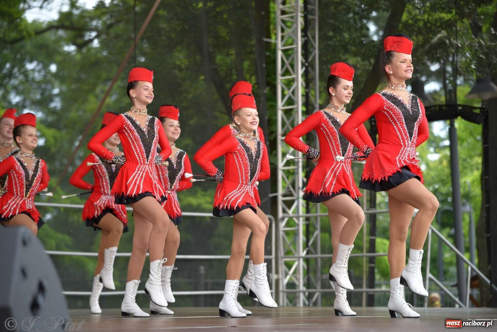 Zdjęcie w galerii na portalu naszraciborz.pl: Roztańczony raciborski zamek, czyli mażoretkowy zawrót głowy [FOTO i WIDEO] wiadomości z regionu