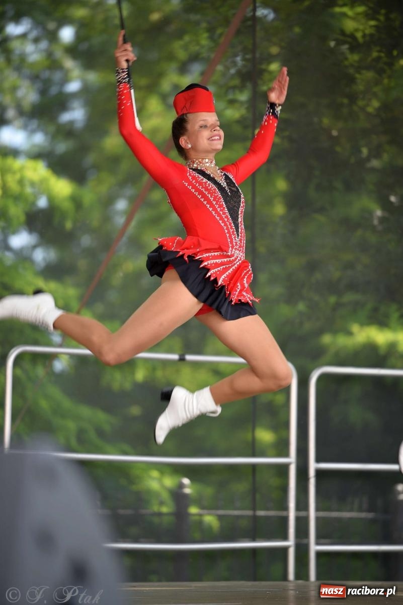 Zdjęcie w galerii na portalu naszraciborz.pl: Roztańczony raciborski zamek, czyli mażoretkowy zawrót głowy [FOTO i WIDEO] wiadomości z regionu