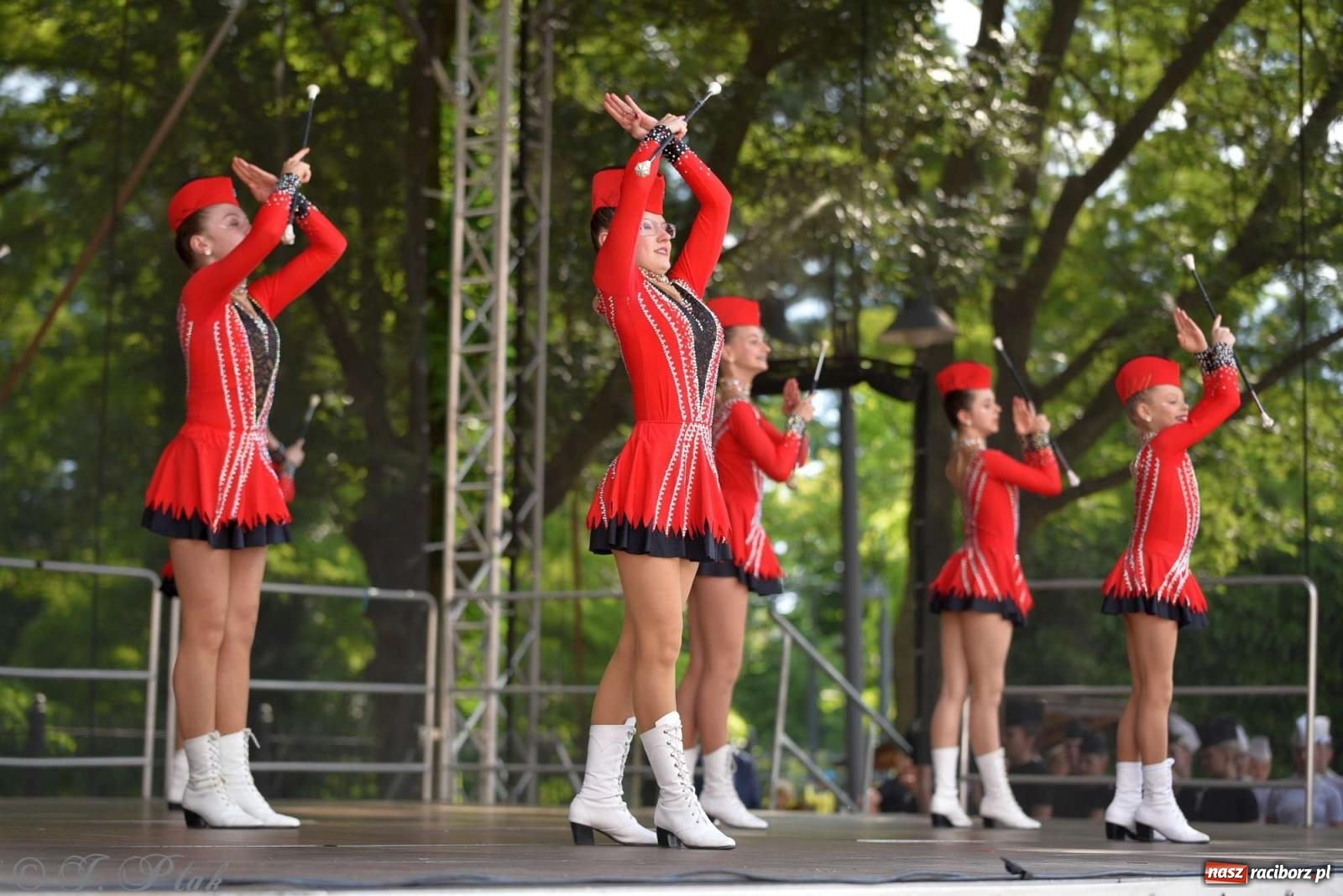 Zdjęcie w galerii na portalu naszraciborz.pl: Roztańczony raciborski zamek, czyli mażoretkowy zawrót głowy [FOTO i WIDEO] wiadomości z regionu