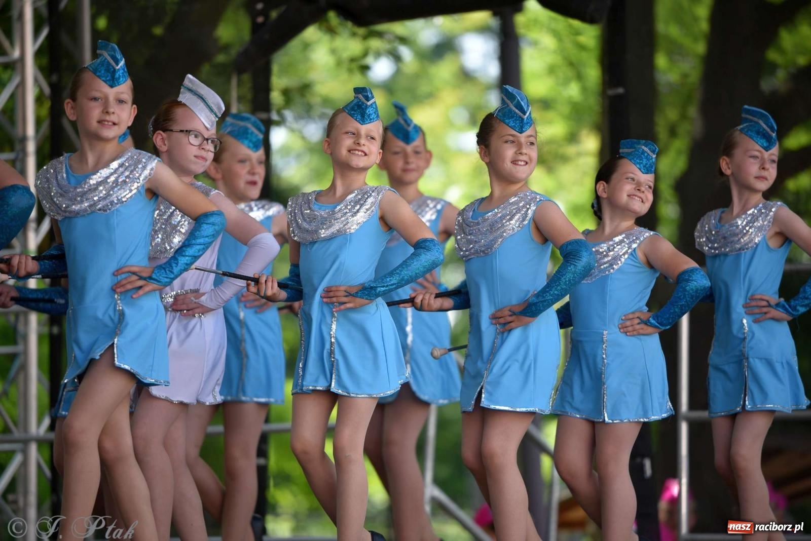 Zdjęcie w galerii na portalu naszraciborz.pl: Roztańczony raciborski zamek, czyli mażoretkowy zawrót głowy [FOTO i WIDEO] wiadomości z regionu