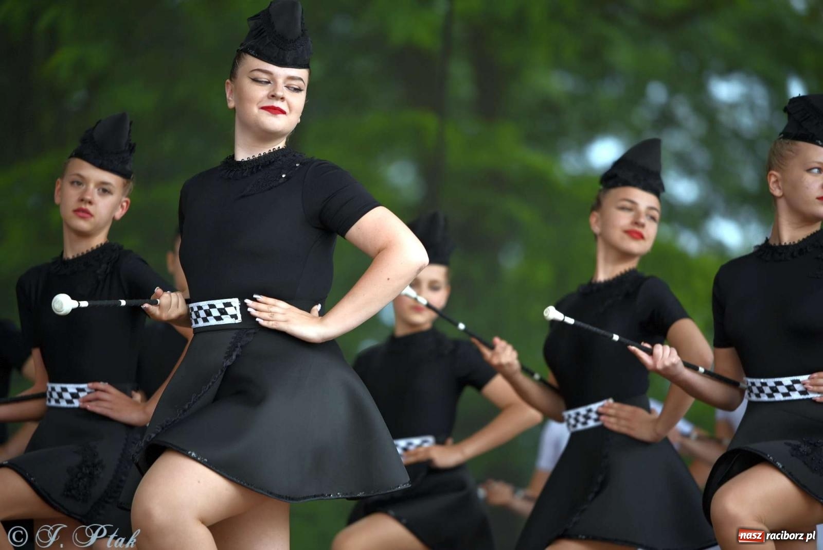 Zdjęcie w galerii na portalu naszraciborz.pl: Roztańczony raciborski zamek, czyli mażoretkowy zawrót głowy [FOTO i WIDEO] wiadomości z regionu