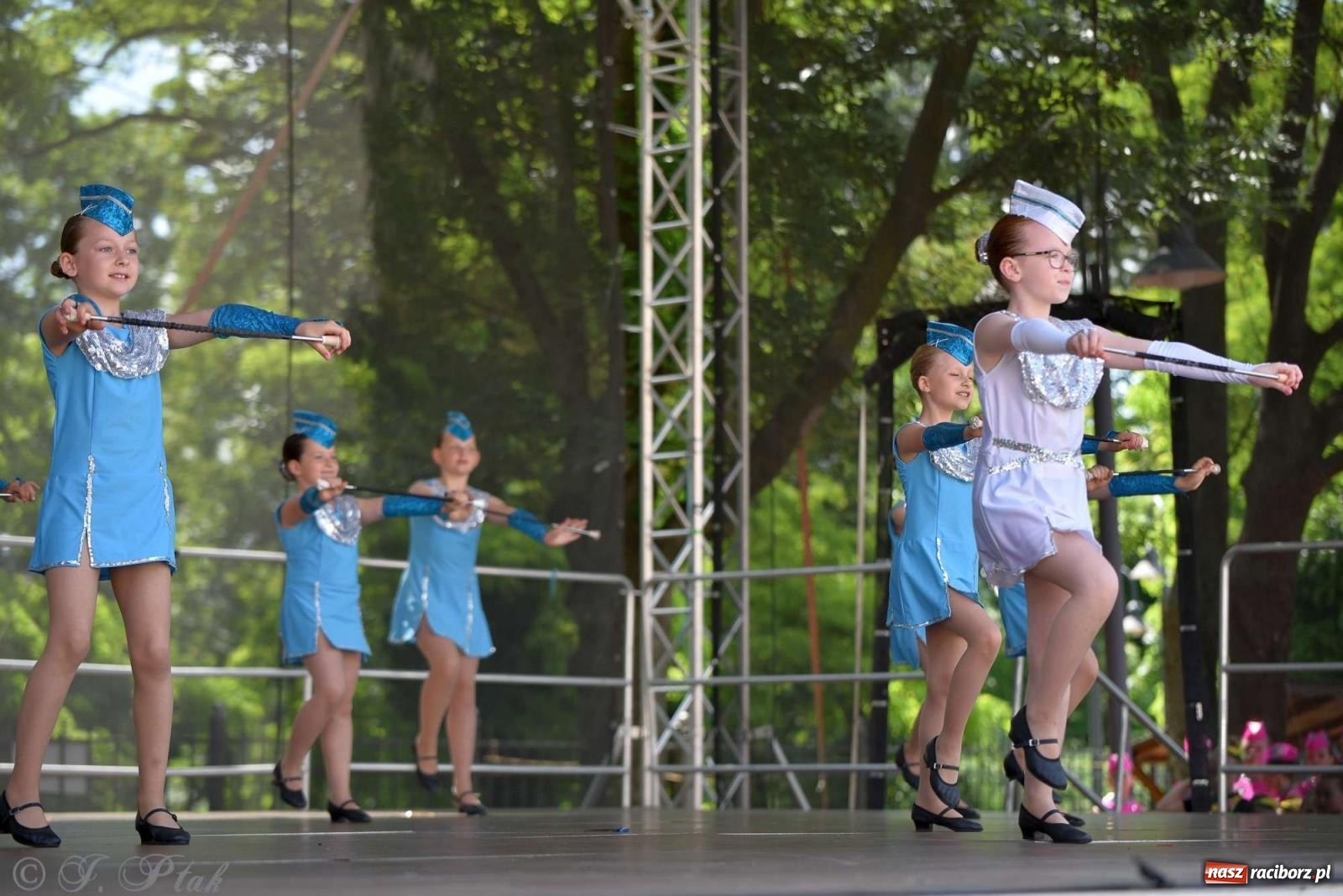 Zdjęcie w galerii na portalu naszraciborz.pl: Roztańczony raciborski zamek, czyli mażoretkowy zawrót głowy [FOTO i WIDEO] wiadomości z regionu