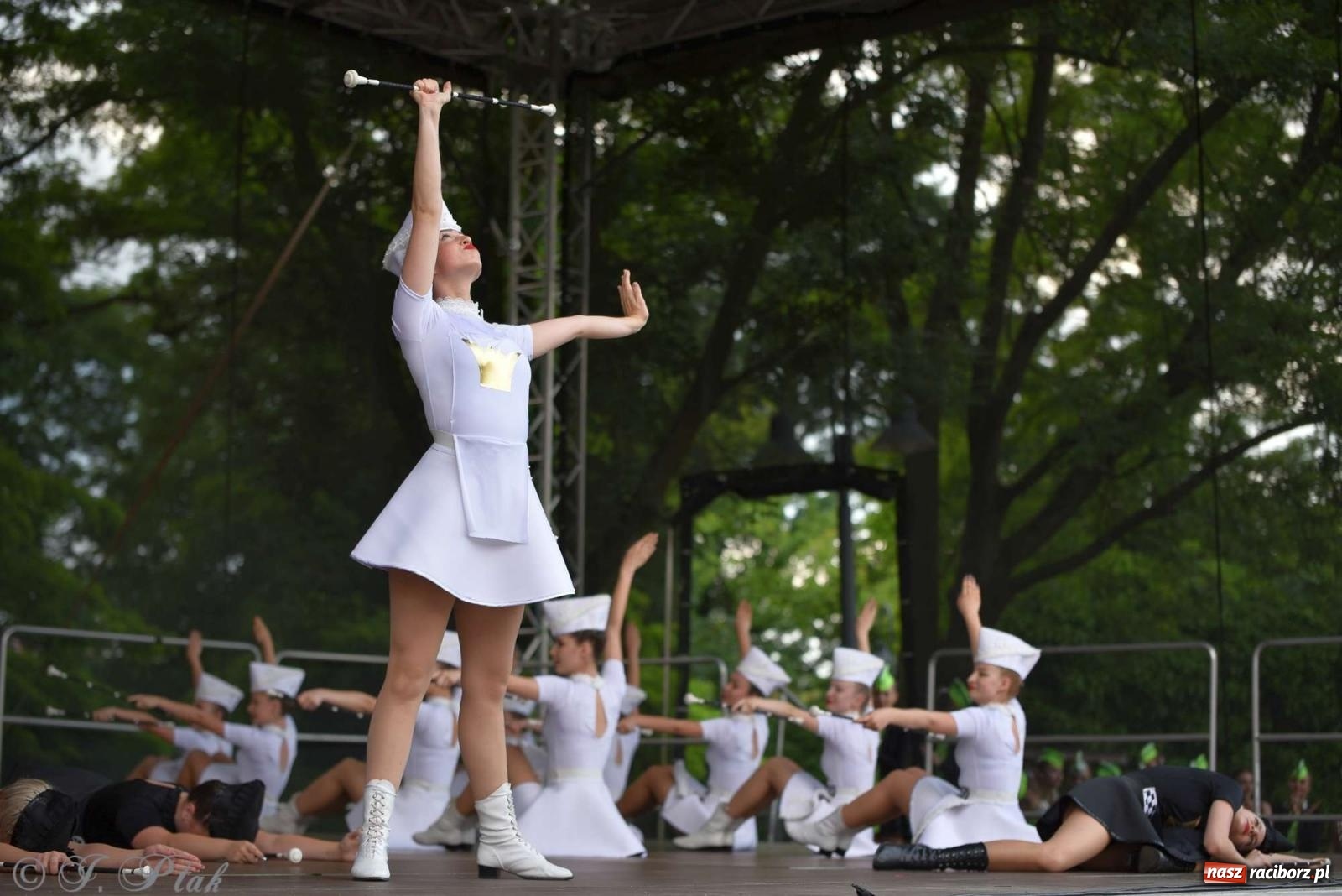 Zdjęcie w galerii na portalu naszraciborz.pl: Roztańczony raciborski zamek, czyli mażoretkowy zawrót głowy [FOTO i WIDEO] wiadomości z regionu