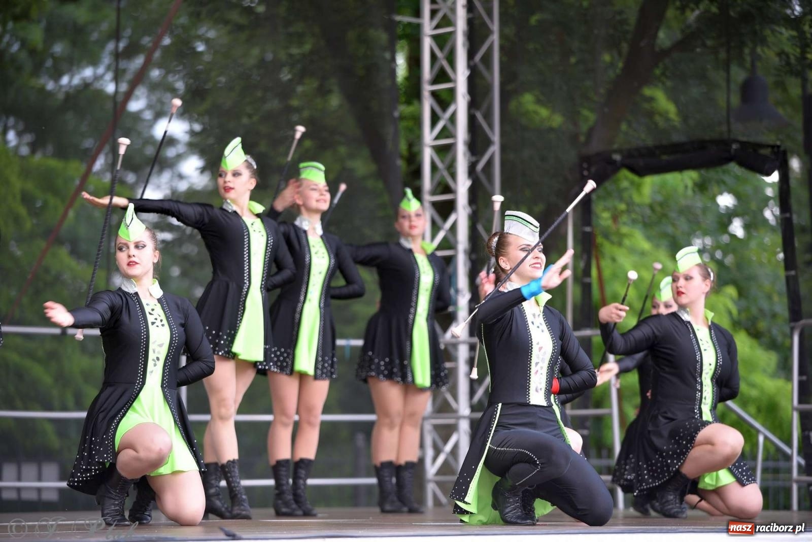 Zdjęcie w galerii na portalu naszraciborz.pl: Roztańczony raciborski zamek, czyli mażoretkowy zawrót głowy [FOTO i WIDEO] wiadomości z regionu