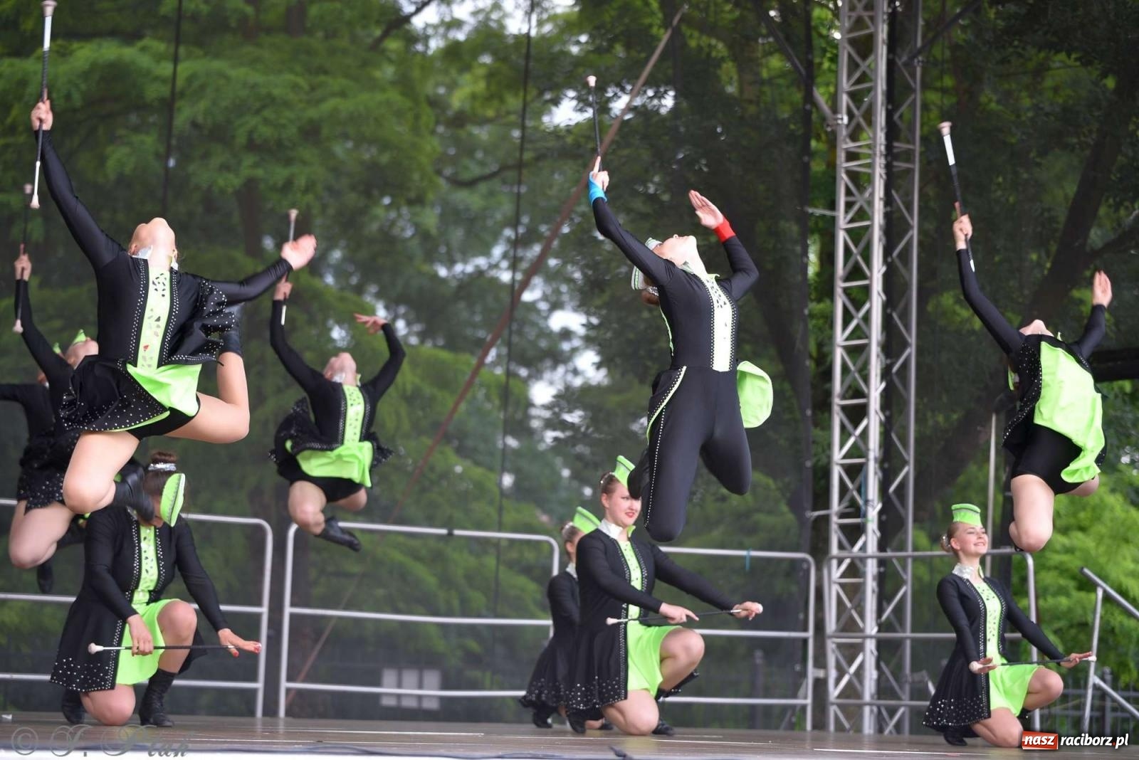 Zdjęcie w galerii na portalu naszraciborz.pl: Roztańczony raciborski zamek, czyli mażoretkowy zawrót głowy [FOTO i WIDEO] wiadomości z regionu