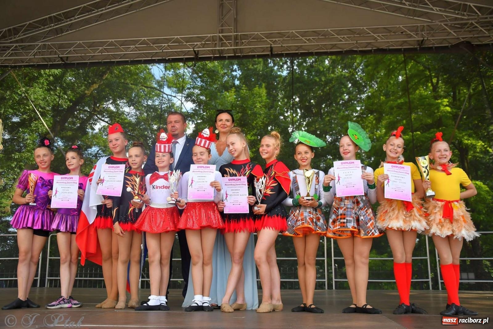 Zdjęcie w galerii na portalu naszraciborz.pl: Roztańczony raciborski zamek, czyli mażoretkowy zawrót głowy [FOTO i WIDEO] wiadomości z regionu