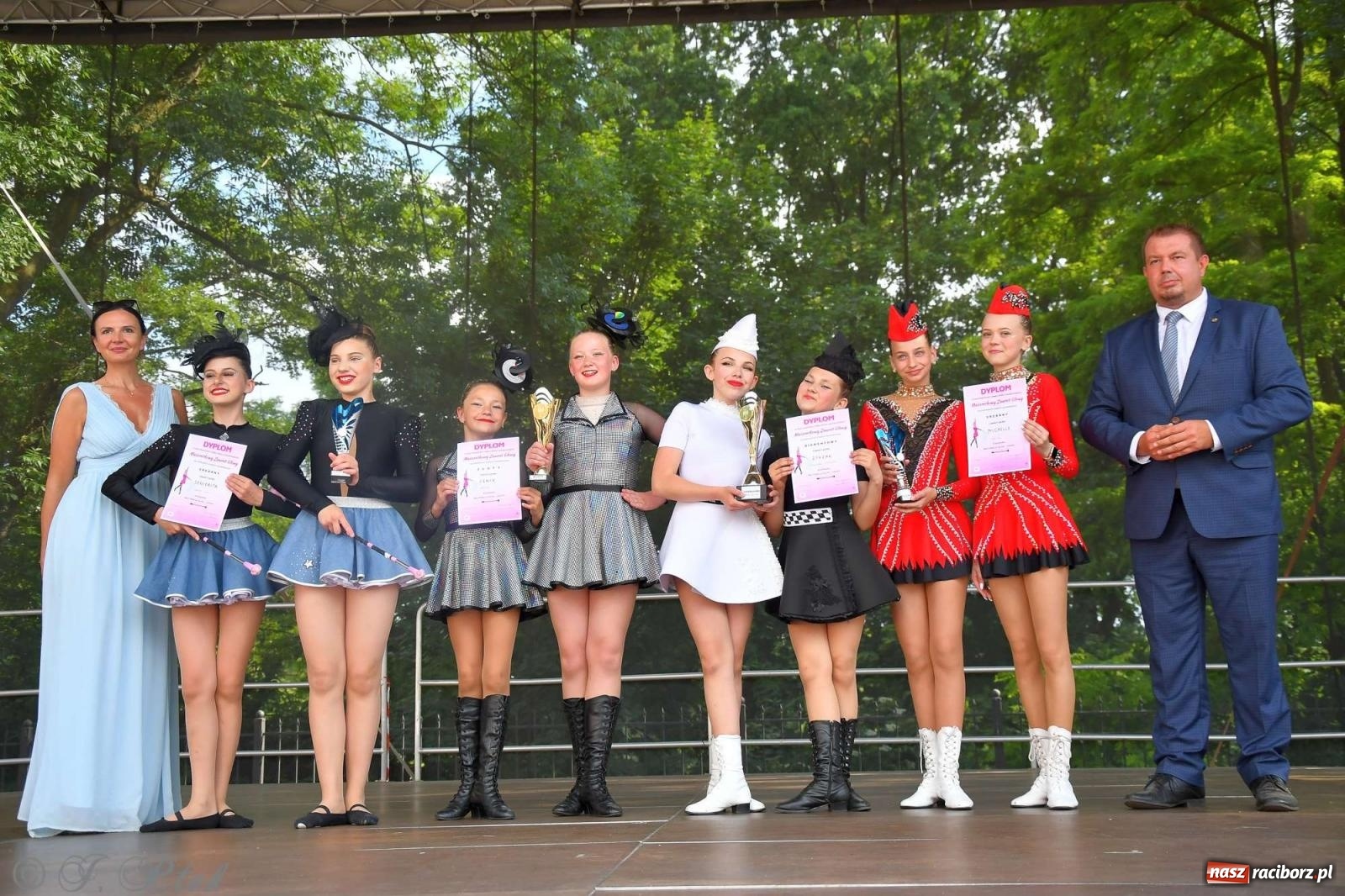 Zdjęcie w galerii na portalu naszraciborz.pl: Roztańczony raciborski zamek, czyli mażoretkowy zawrót głowy [FOTO i WIDEO] wiadomości z regionu