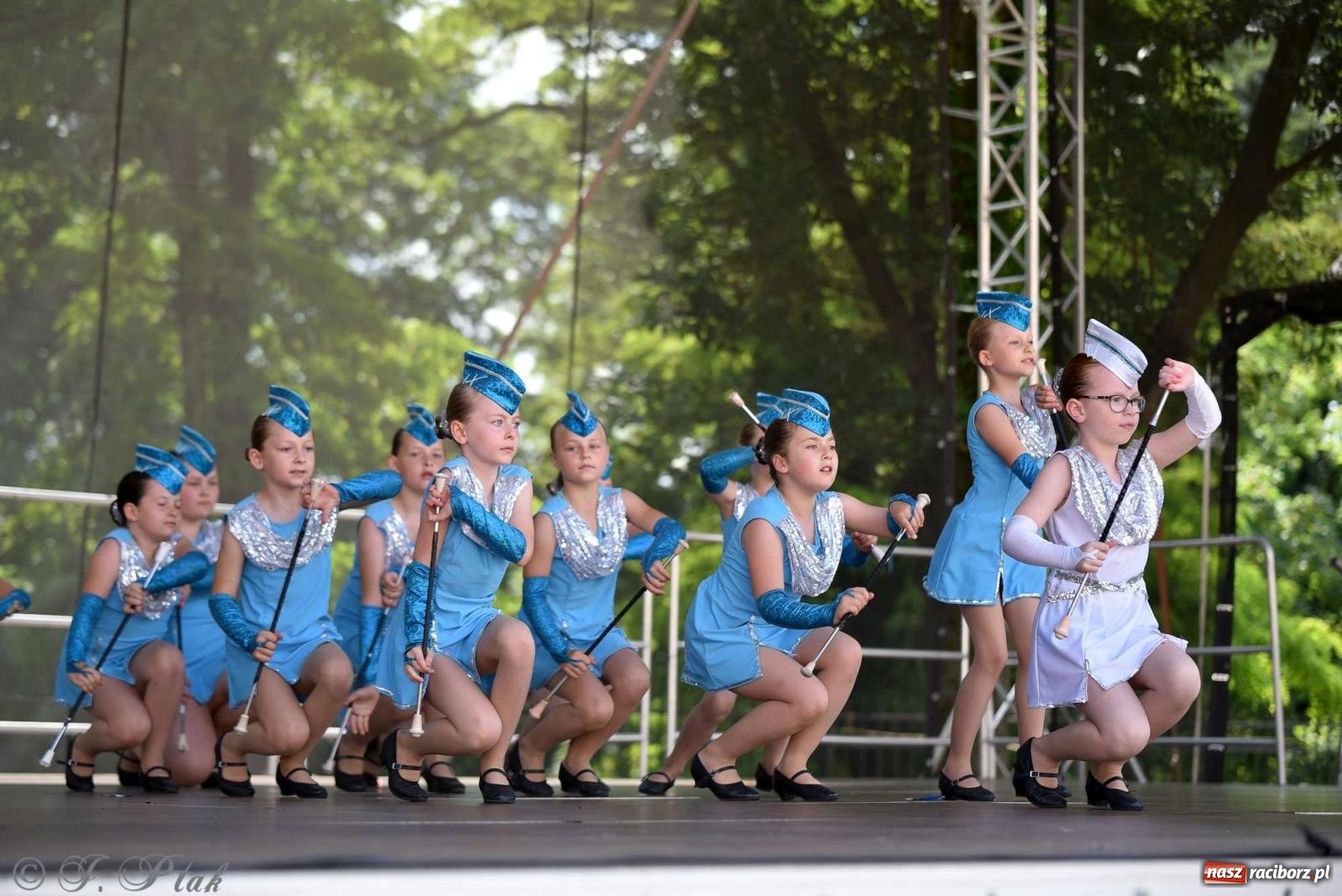 Zdjęcie w galerii na portalu naszraciborz.pl: Roztańczony raciborski zamek, czyli mażoretkowy zawrót głowy [FOTO i WIDEO] wiadomości z regionu