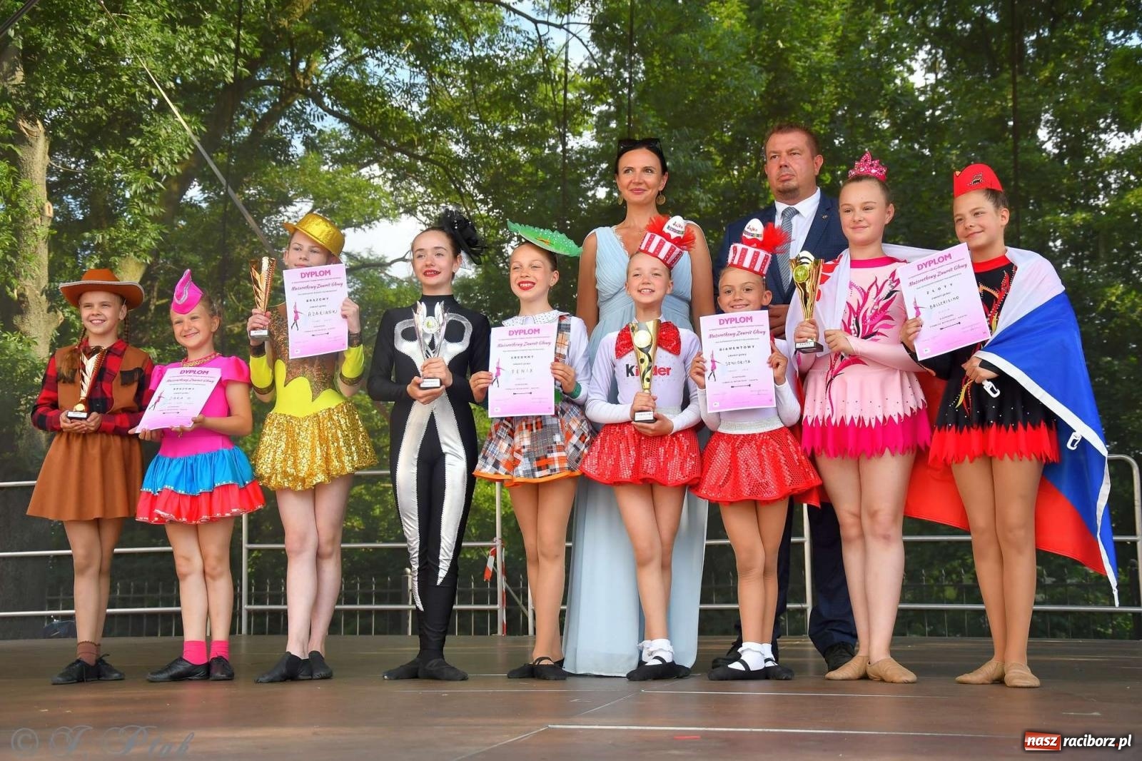 Zdjęcie w galerii na portalu naszraciborz.pl: Roztańczony raciborski zamek, czyli mażoretkowy zawrót głowy [FOTO i WIDEO] wiadomości z regionu