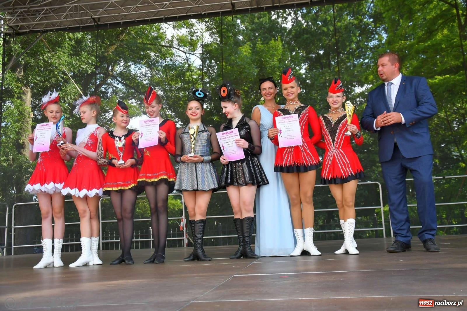 Zdjęcie w galerii na portalu naszraciborz.pl: Roztańczony raciborski zamek, czyli mażoretkowy zawrót głowy [FOTO i WIDEO] wiadomości z regionu