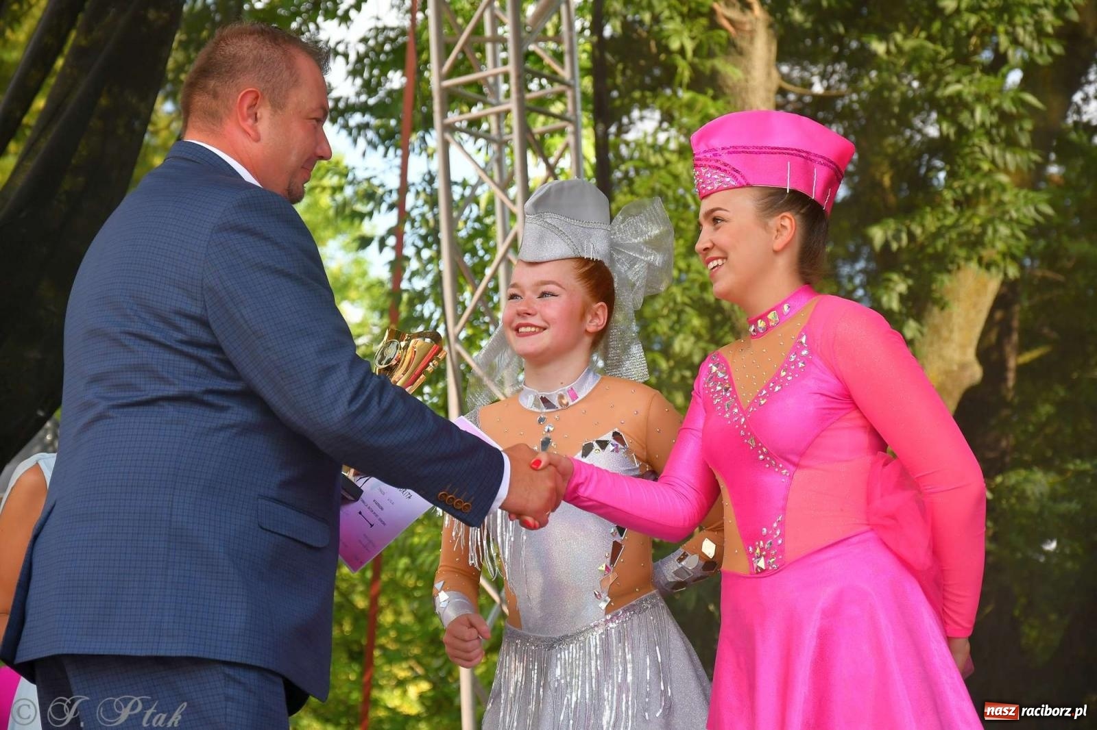 Zdjęcie w galerii na portalu naszraciborz.pl: Roztańczony raciborski zamek, czyli mażoretkowy zawrót głowy [FOTO i WIDEO] wiadomości z regionu
