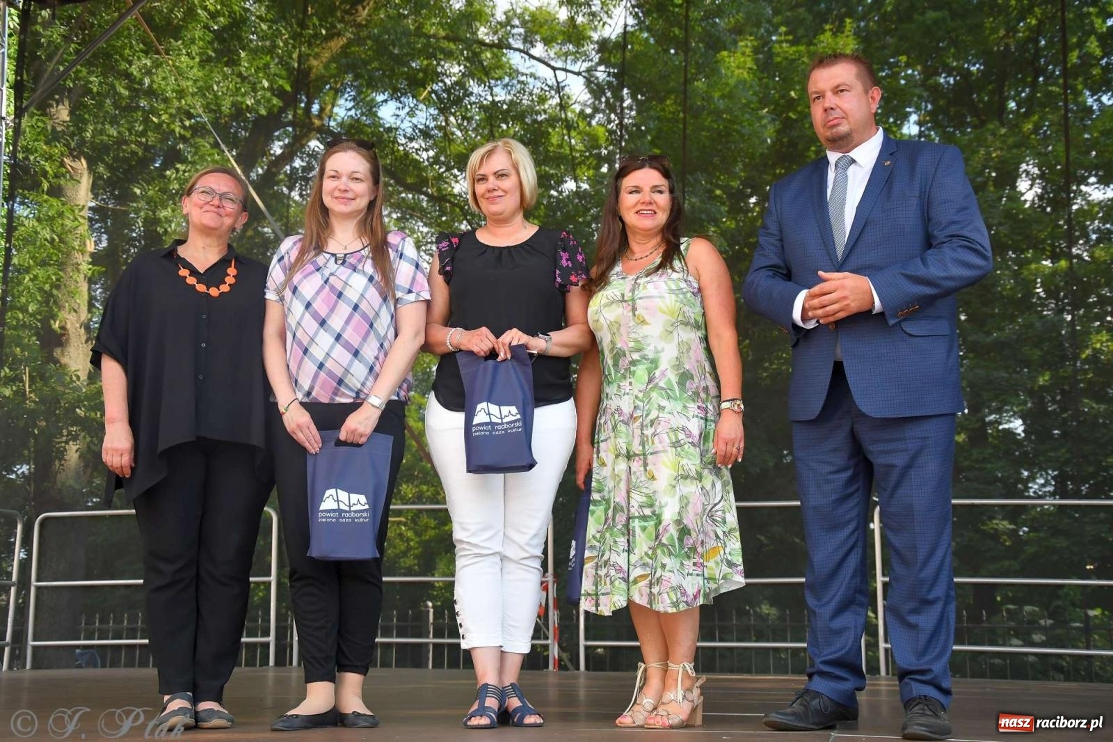 Zdjęcie w galerii na portalu naszraciborz.pl: Roztańczony raciborski zamek, czyli mażoretkowy zawrót głowy [FOTO i WIDEO] wiadomości z regionu