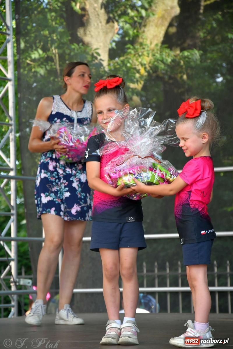 Zdjęcie w galerii na portalu naszraciborz.pl: Roztańczony raciborski zamek, czyli mażoretkowy zawrót głowy [FOTO i WIDEO] wiadomości z regionu